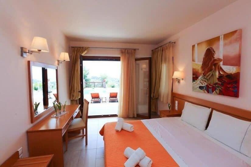 Dreamy Jasmine In Skiathos With Your Exclusive Private Pool *