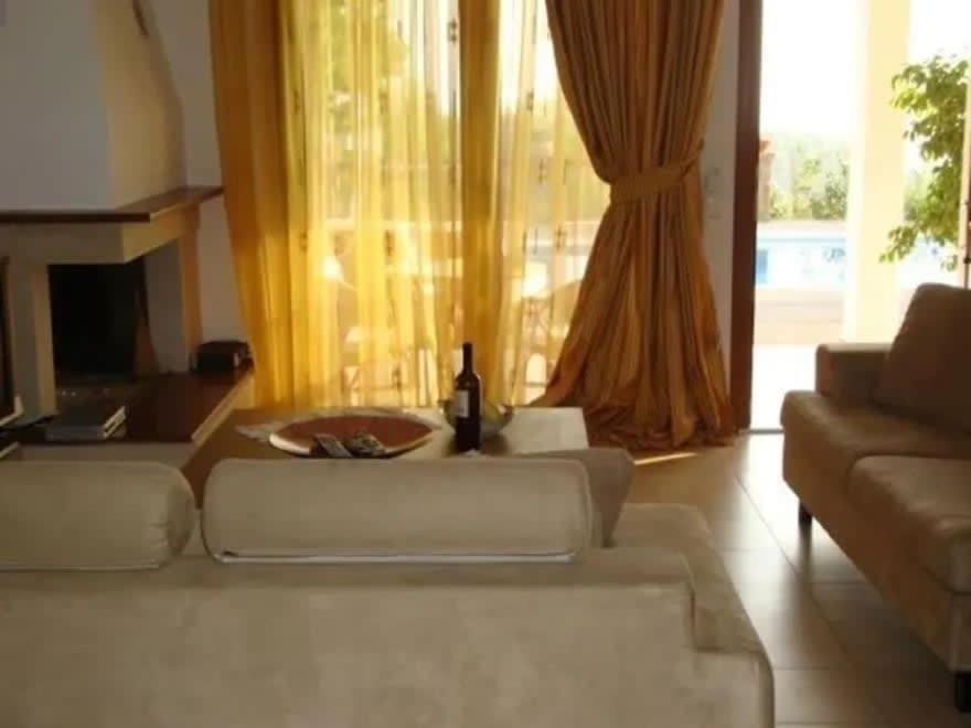 Dreamy Jasmine In Skiathos With Your Exclusive Private Pool Vila
